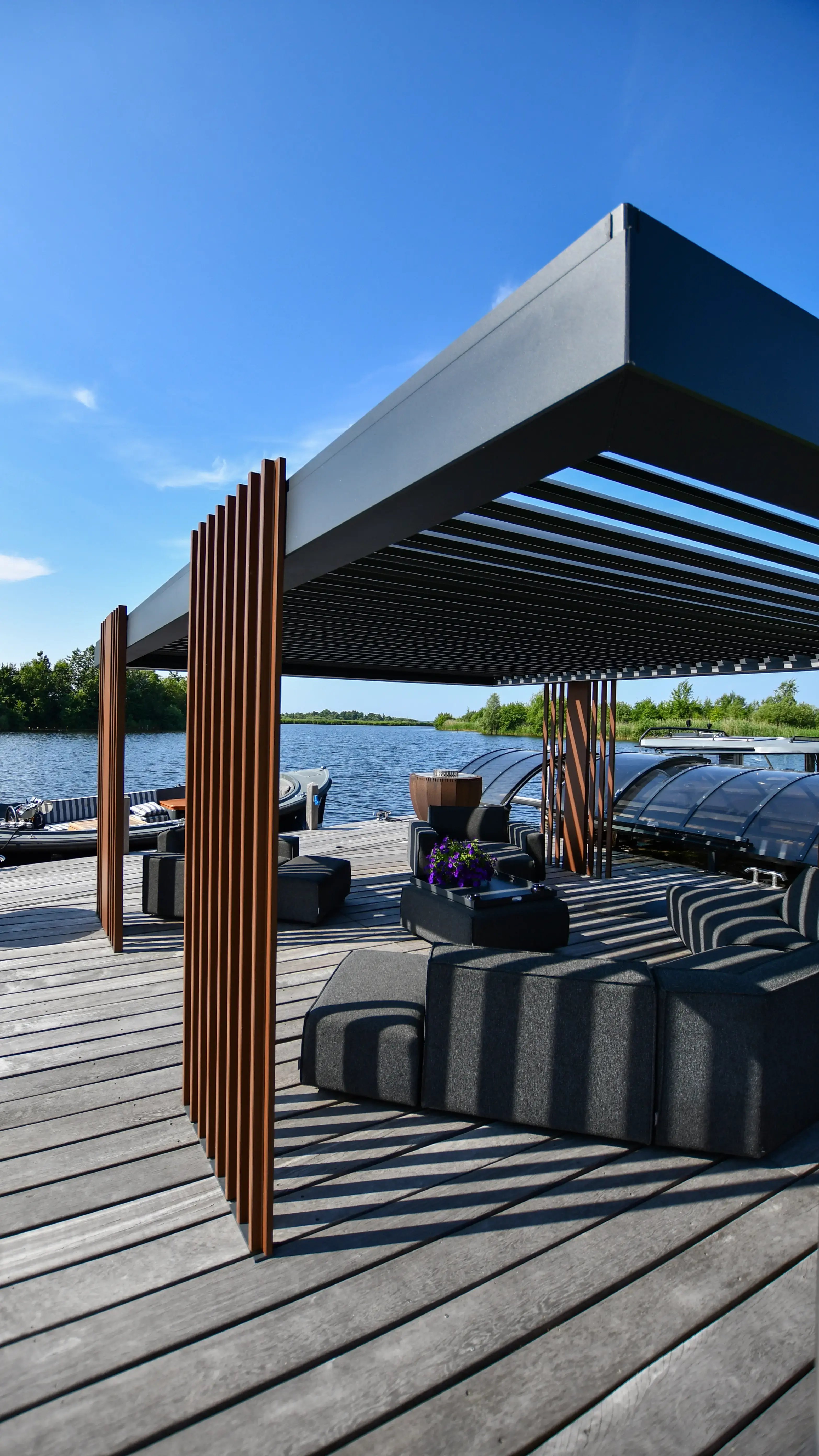 Moderne terrasoverkapping met lamellen | Artino