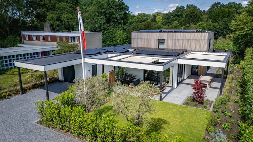Totaalbeeld van twee doekoverkappingen | Artino