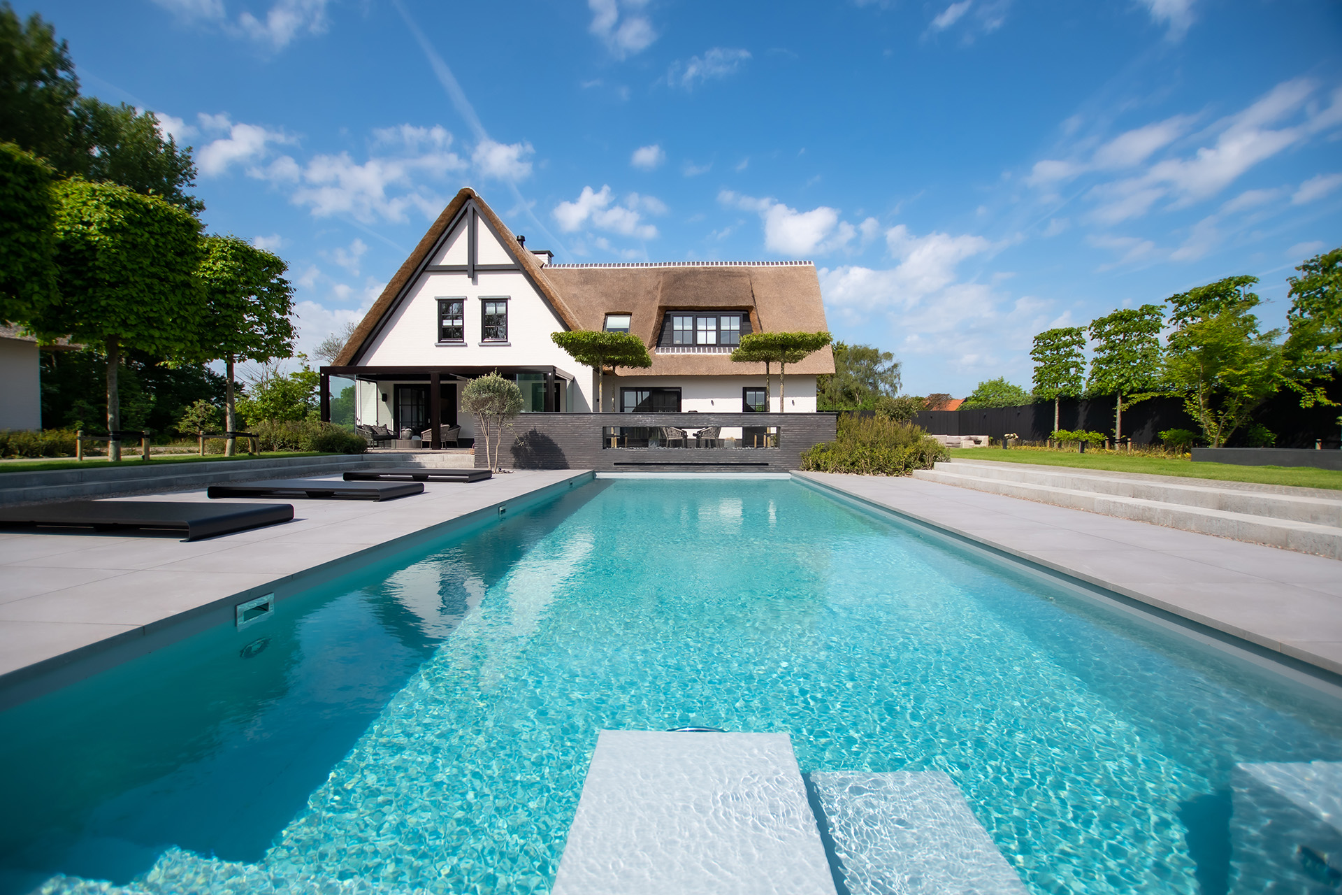 mooie tuin met luxe tuinkamer